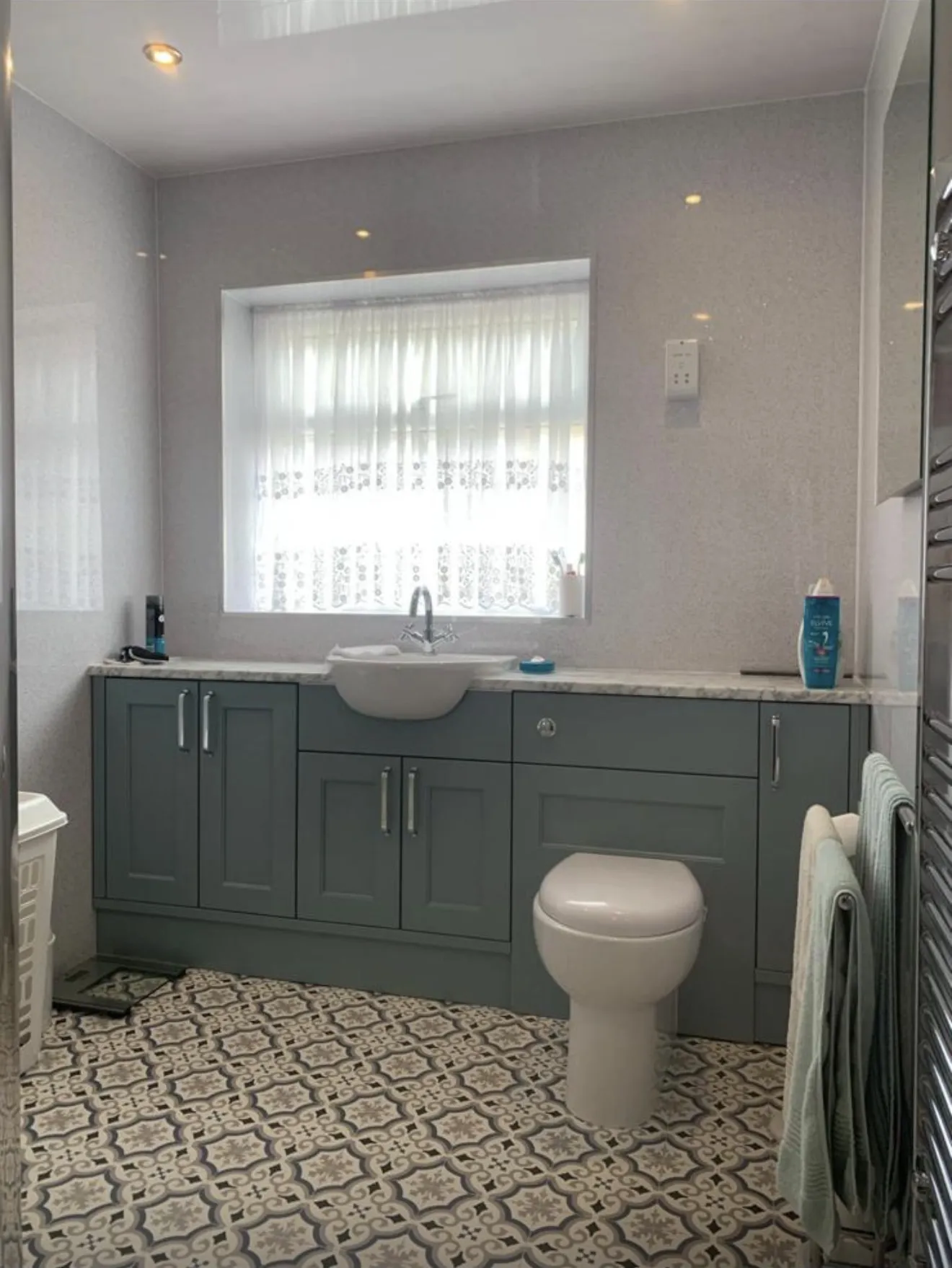 Bathroom installation by CR Plumbing, Tywyn
